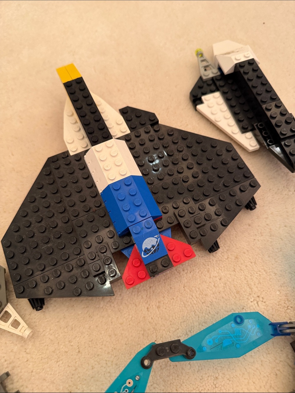 Miscellaneous Lego Plane Parts / Wheels / Etc - Picture 4 of 14